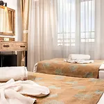 Gazde/Camere de închiriat Seven Antalya