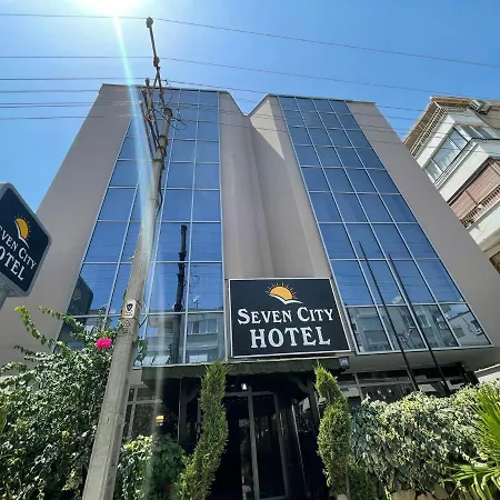 Seven Homestay *